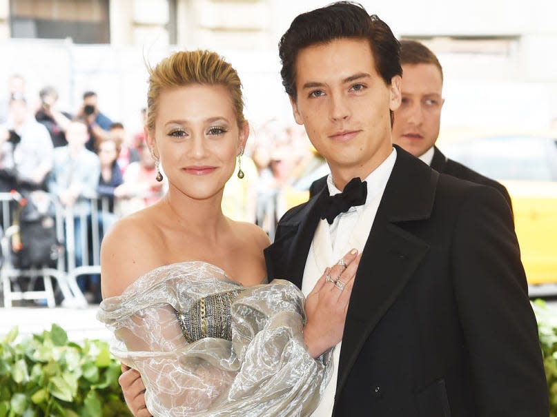 lili reinhart cole sprouse