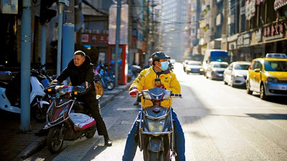 出閘脫腳｜美團7連挫 北水狠沽15億 逾1年半最長跌浪