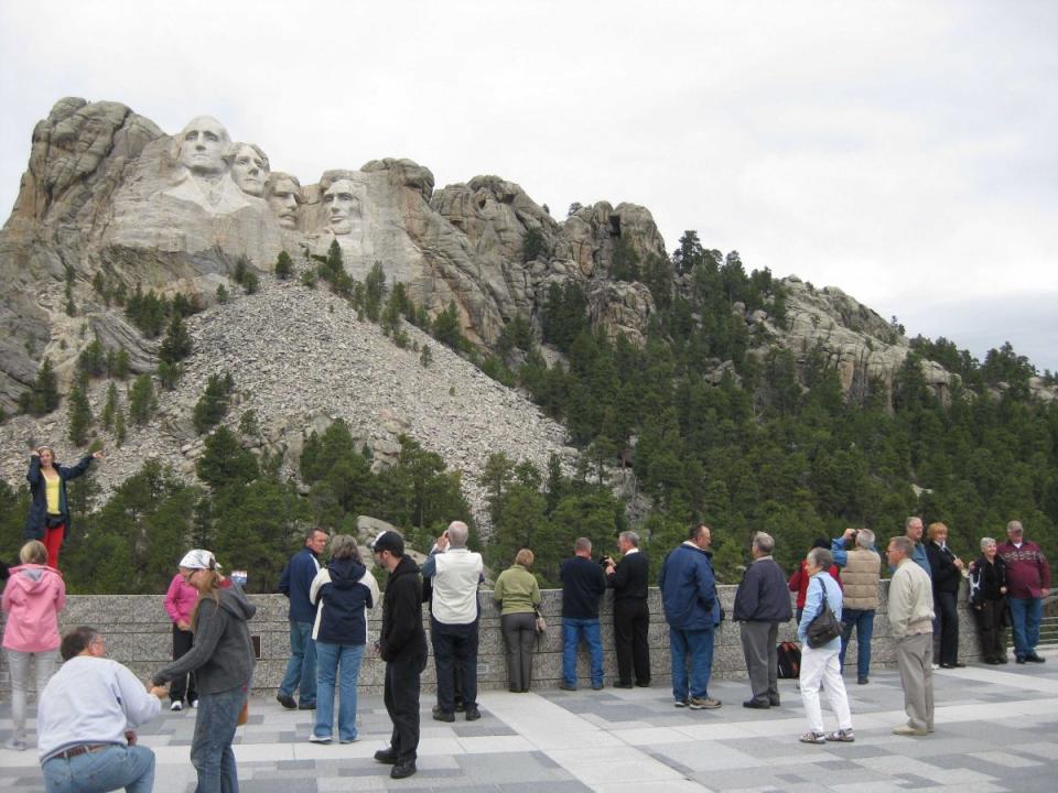 mount rushmore visitor's center