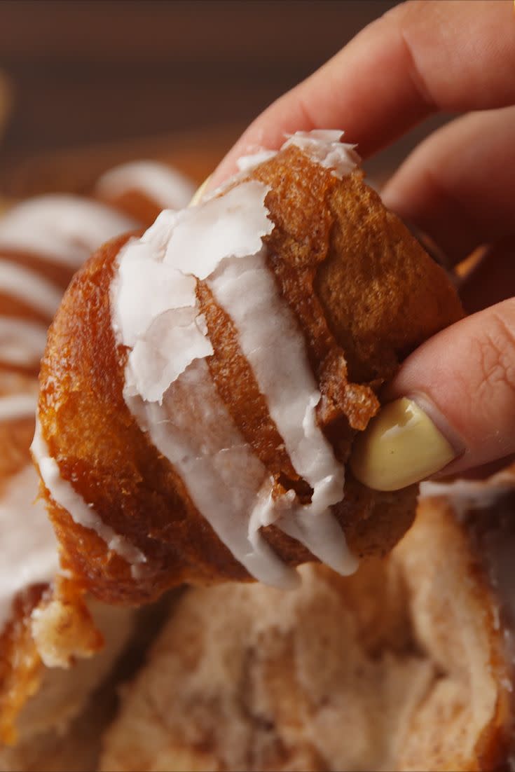 Cheesecake Stuffed Monkey Bread