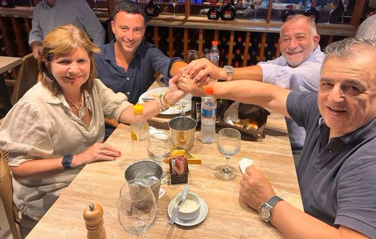 Patricia Bullrich junto a Rodrigo de Loredo, Luis Juez y Mario Negri en Córdoba