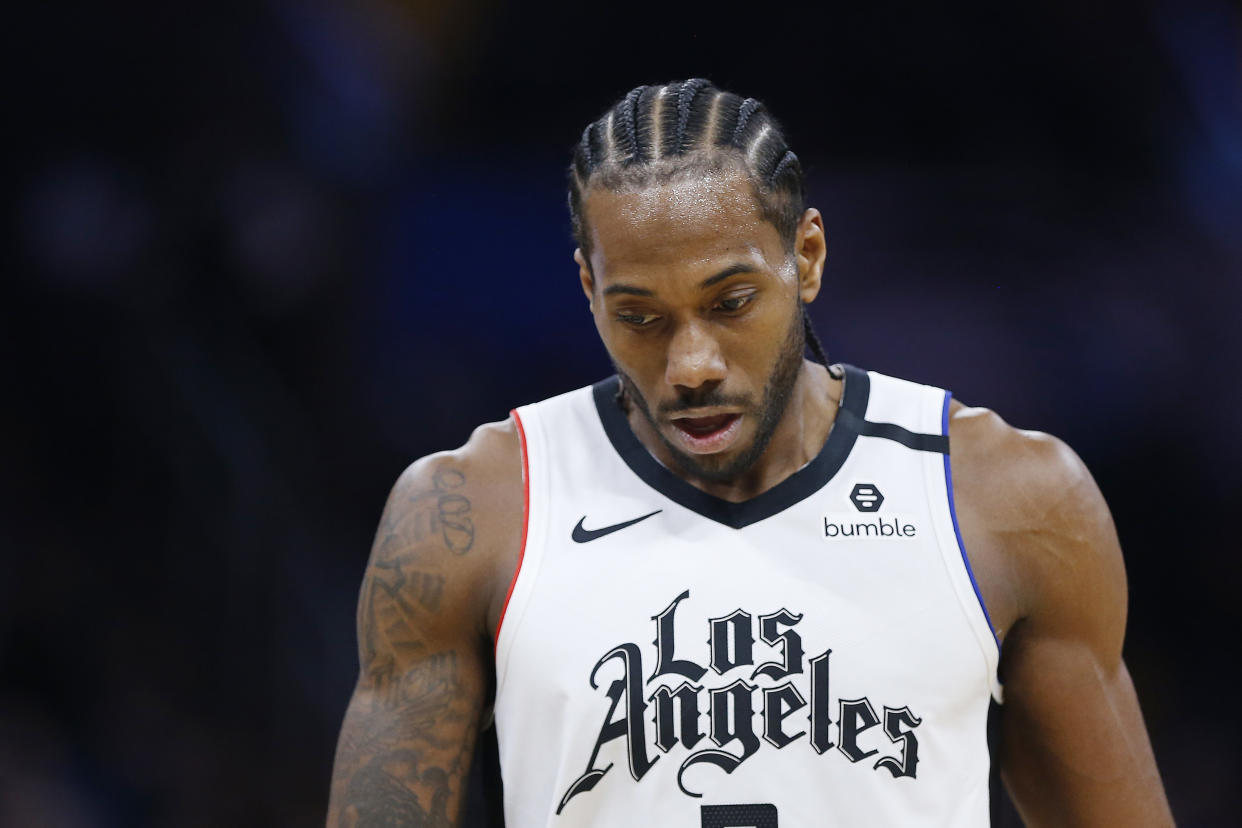 Kawhi Leonard missed the Clippers' game against the Kings on Thursday due to back tightness.
