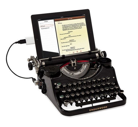 En 2010 Jack Zylkin creó este concepto de máquinas de escribir USB que fungen como teclados para iPads. Lo mejor del caso es que se trata de viejas máquinas de escribir originales rescatads. Uncommon goods