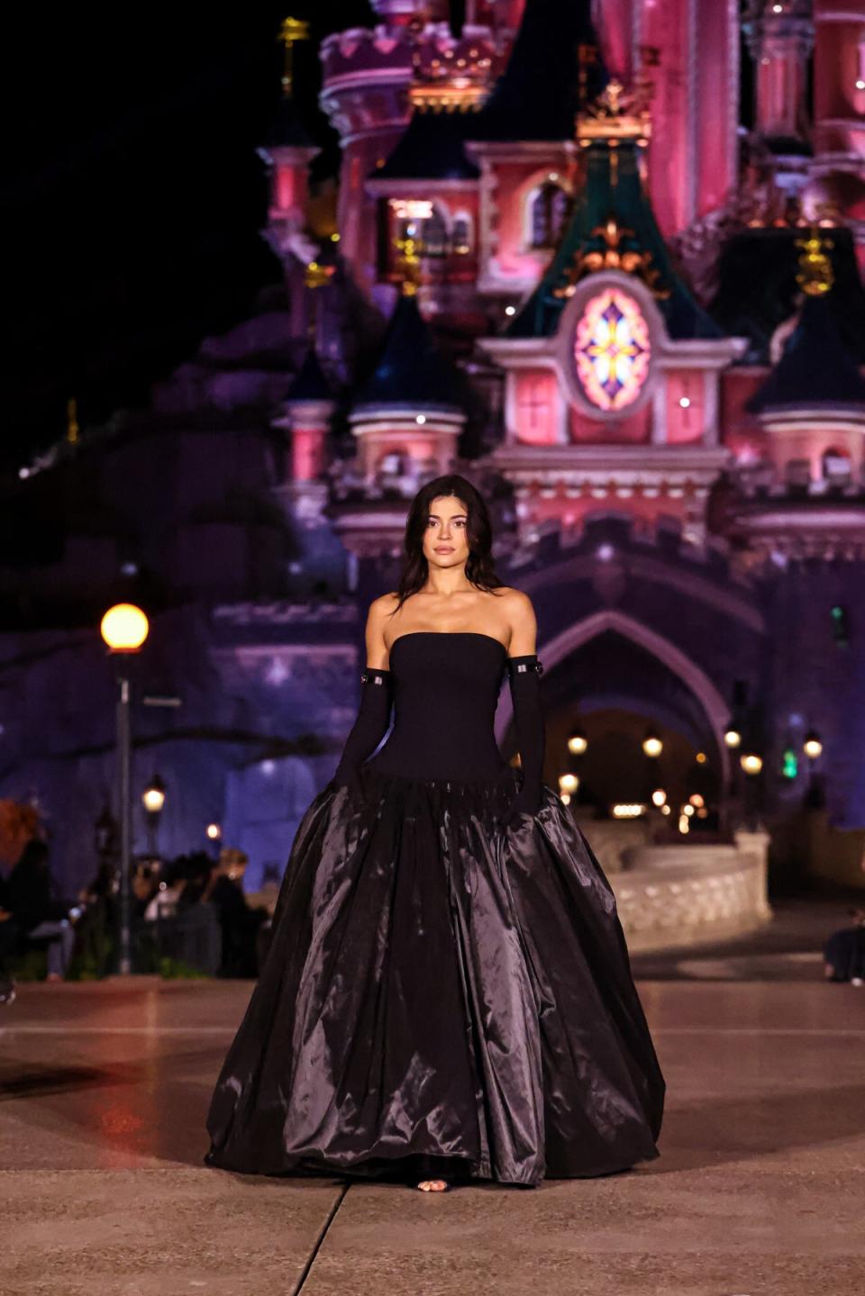 Kylie Jenner walking to Coperni at Disneyland Paris (Getty Images)