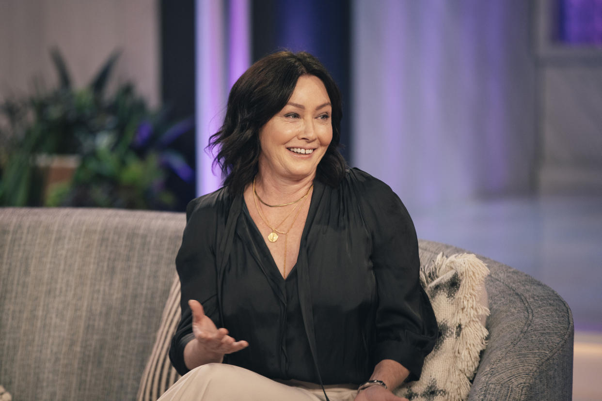 THE KELLY CLARKSON SHOW -- Episode 1014 -- Pictured: Shannen Doherty -- (Photo by: Weiss Eubanks/NBCUniversal/NBCU Photo Bank via Getty Images)