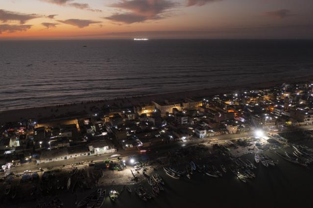 Senegal government struggles to fill climate refugee camp in Saint-Louis 