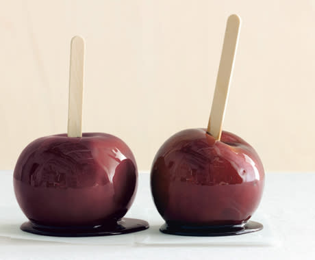 Red Wine Caramel Apples