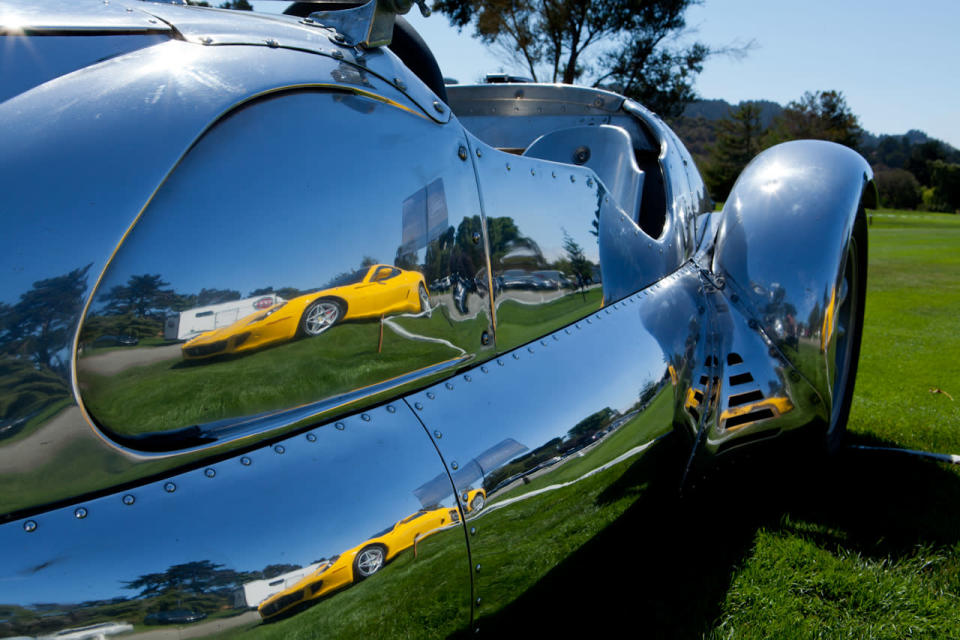 Detail of the belly tank roadster