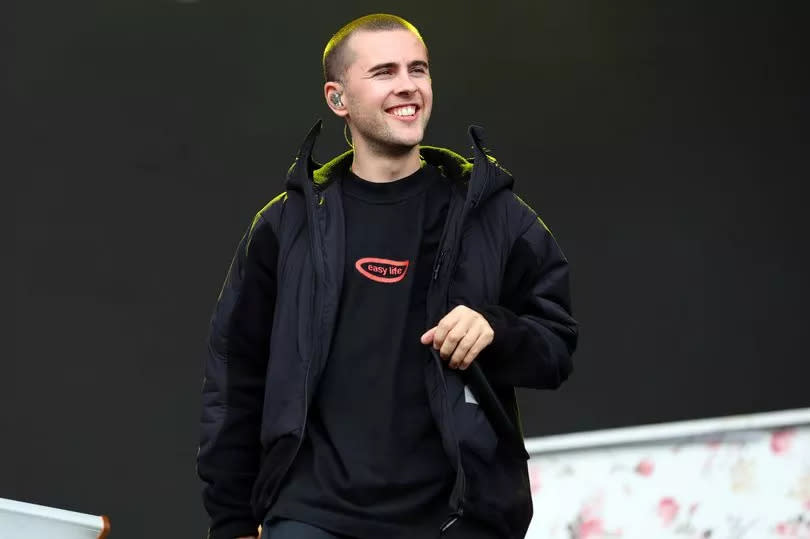 READING, ENGLAND - AUGUST 26: (EDITORIAL USE ONLY) 	
Murray Matravers of Easy Life performs live on the main stage during day two of Reading Festival 2023 at Richfield Avenue on August 26, 2023 in Reading, England. (Photo by Simone Joyner/Getty Images)