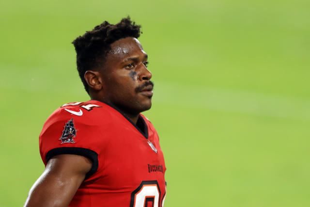 NFL suspends Buccaneers' Antonio Brown, two other players for