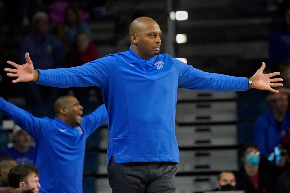 Memphis head coach Penny Hardaway gestures in the first half of an NCAA college basketball game against Tulsa, Sunday, Jan. 23, 2022, in Tulsa, Okla. (AP Photo/Sue Ogrocki)