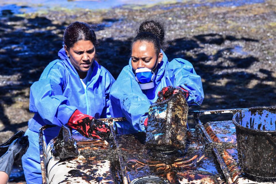 MAURITIUS-ENVIRONMENT-DISASTER-OIL