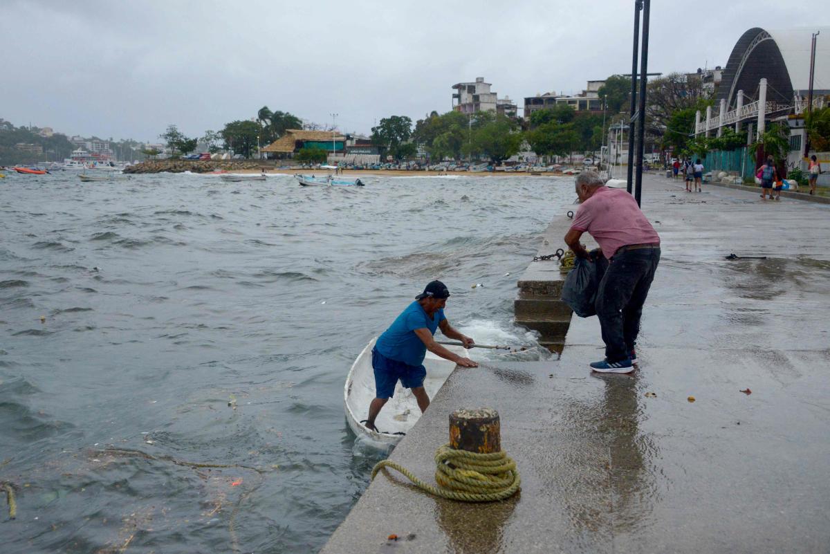 Hurricane Hilary forecast to reach Arizona; 'significant' rainfall possible