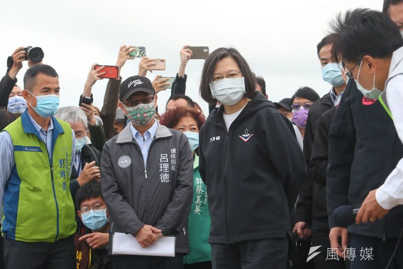 20211125-總統蔡英文25日視察「觀新藻礁生態保護區」。（顏麟宇攝）