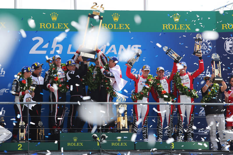 前前後後參與Le Mans大賽約30年，Toyota終於站上了頒獎台的最高點。