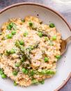 <p>Si désiré, servez ce risotto avec du poulet ou du poisson.</p><p>Découvrir la <a href="https://reciperunner.com/lemon-asparagus-risotto/" rel="nofollow noopener" target="_blank" data-ylk="slk:recette;elm:context_link;itc:0;sec:content-canvas" class="link ">recette</a></p><br>