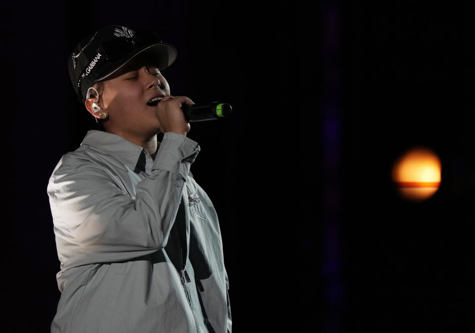 La cantante estadounidense Yahritza Martinez en su concierto en el segundo día del festival Arre en la Ciudad de México el domingo 10 de septiembre de 2023. (Foto AP/Fernando Llano)