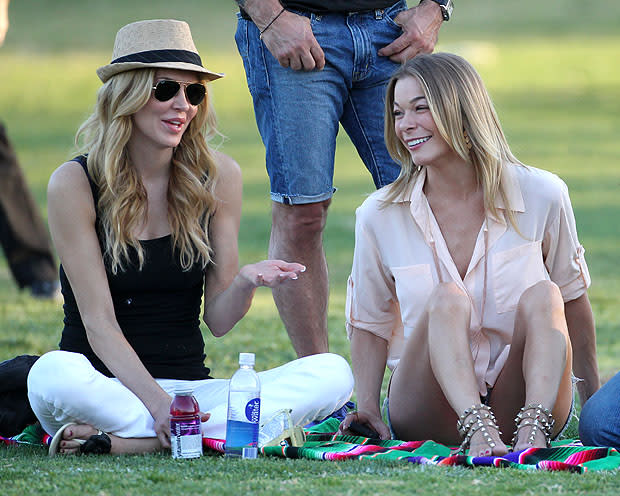 LeAnn Rimes, right, chats with Eddie Cibrian's ex, Brandi Glanville. (MAP/Splash News)