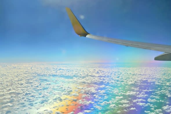 Plane passenger captures spectacular images of 'rainbow' from window