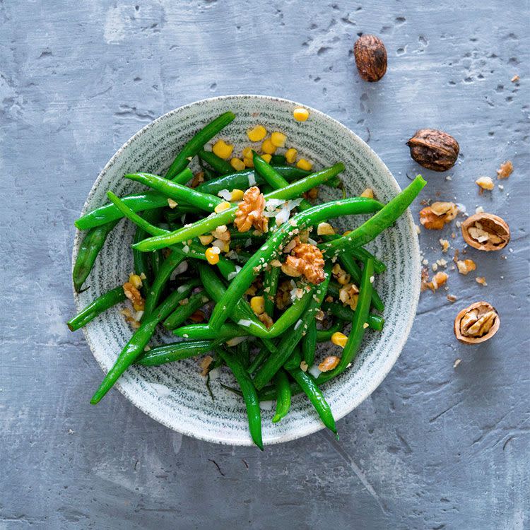 Ensalada de judías verdes, maíz y nueces