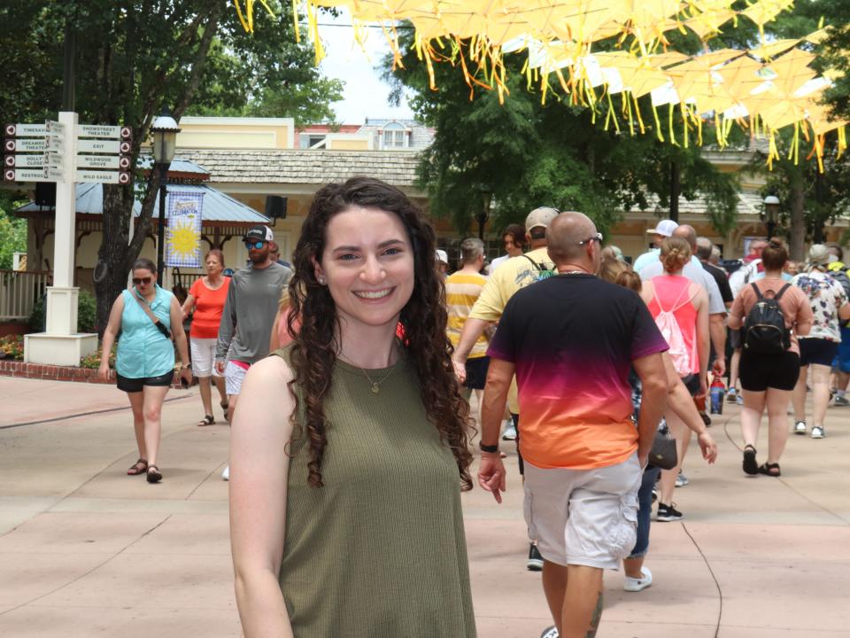 Insider reporter Talia Lakritz at Dollywood.