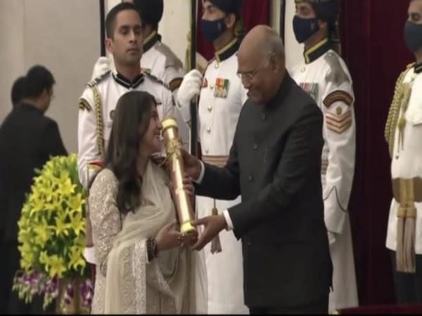 Ekta Kapoor being conferred the Padma Shri Award by President Ram Nath Kovind