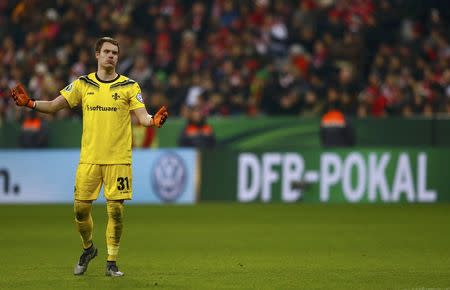 Football Soccer - Bayern Munich v SV Darmstadt 98 - German Cup (DFB Pokal) - Allianz-Arena, Munich, Germany - 15/12/15 SV Darmstadt 98's goalkeeper Christian Mathenia reacts REUTERS/Michael Dalder.