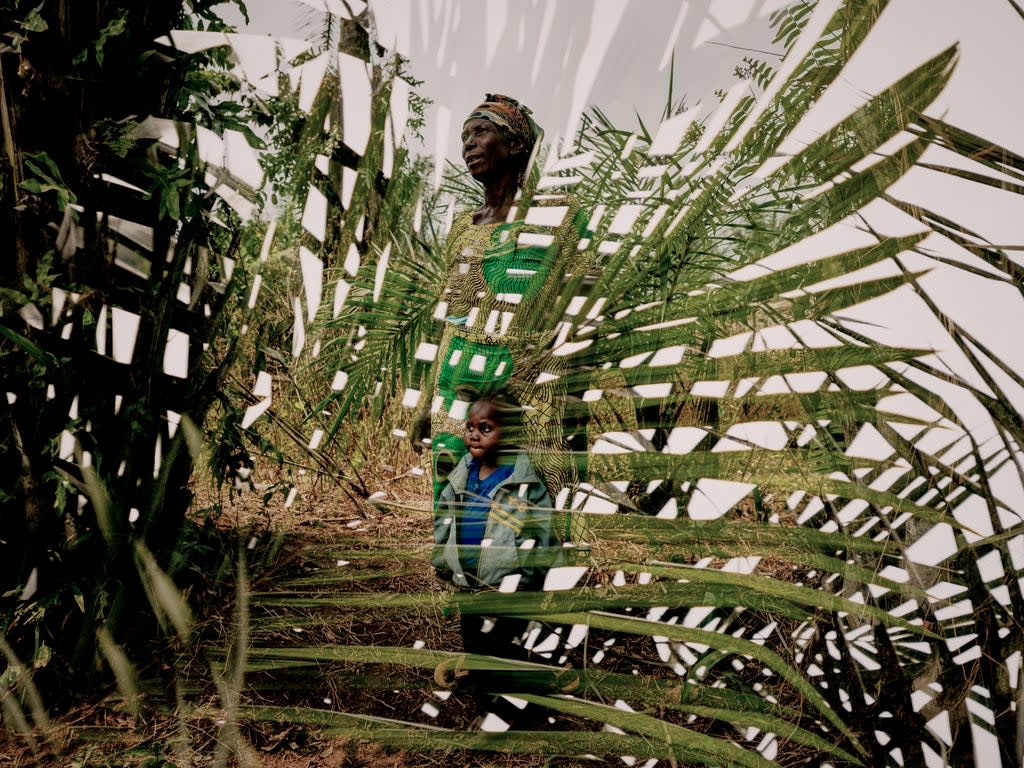 Jeannine*, a mother of seven, and grandmother to many more (© Hugh Kinsella Cunningham / Save the Children)