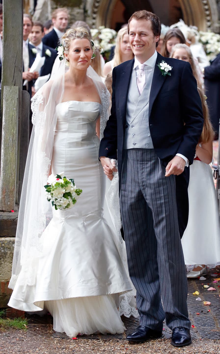 <p>El 10 de septiembre de 2005, Tom Parker-Bowles contrajo matrimonio en la iglesia de San Nicolás con Sara Buys, editora de moda. Tienen dos hijos.</p>