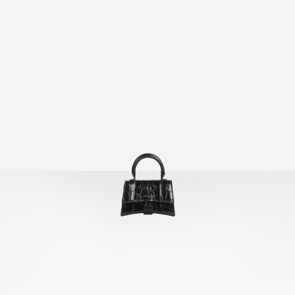 迷你沙漏包。NT$28,900。（BALENCIAGA提供）