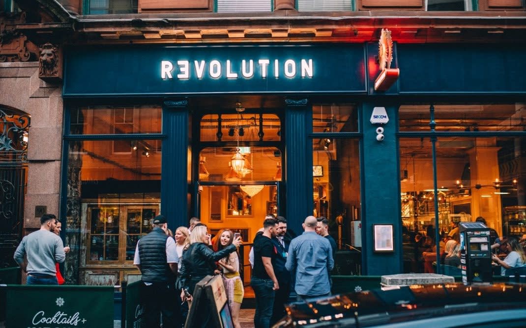 Revolution bar