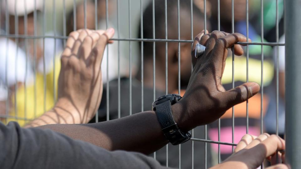 EU-Ratspräsident Donald Tusk hat für aus Seenot gerettete Flüchtlinge zentrale Sammelpunkte außerhalb der EU vorgeschlagen. Foto: Stefan Puchner