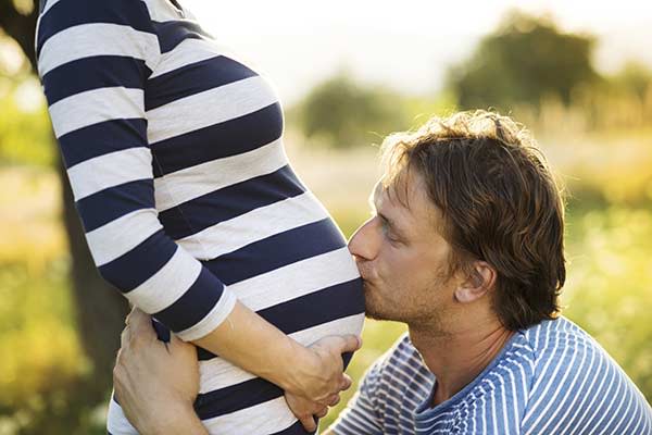 Los hombres también experimentan diversas sensaciones cuando su hijo está por nacer. / Foto: Thinkstock