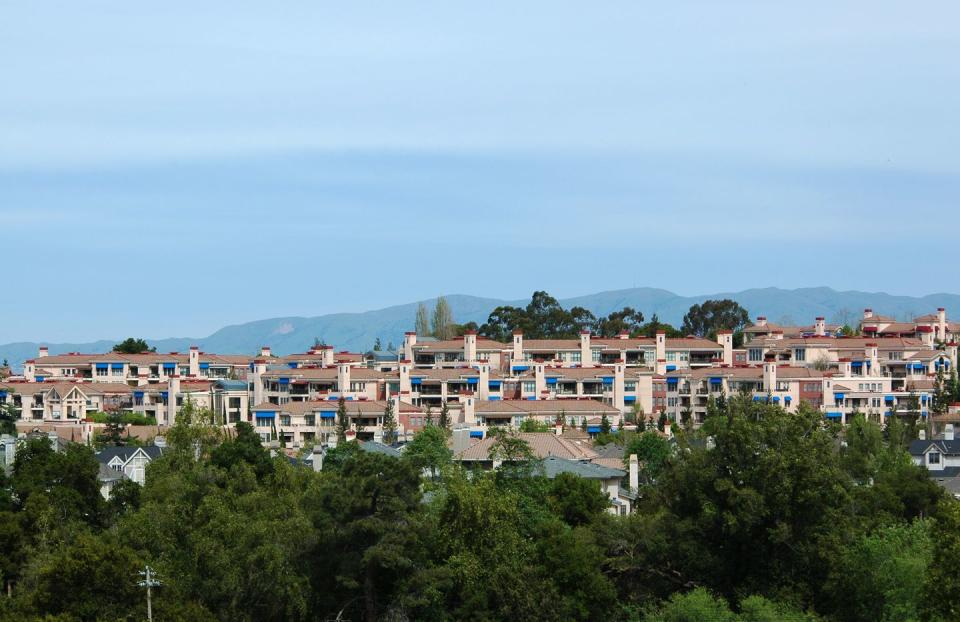 4) Los Altos Hills, CA