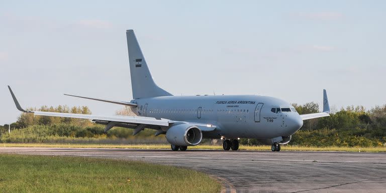 Un Boeing 737-700 de la Fuerza Aérea cubrirá tres vuelos diarios de Fly Bondi