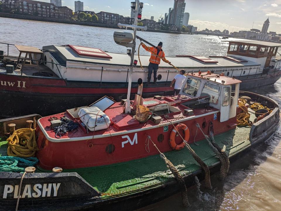 Chelsea Harbour evictions - Matthew Whittell's boat Broedertrouw II being evicted (Matthew Whittell)