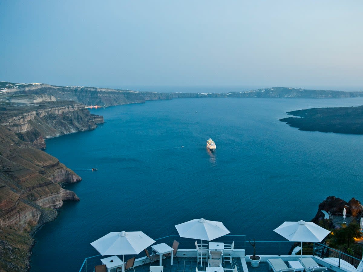 Santorini for its jaw-dropping cliffside views (YSkoulas)