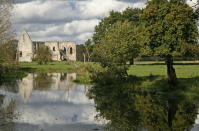 <p>The borough of Waverley in Surrey – previously voted the “most prosperous” place to live in the country – came in sixth place. [Photo: Getty] </p>