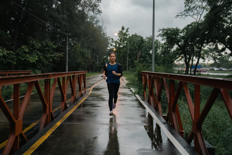 慢跑的天氣以安全、舒適為要，如果是細雨、小雨，天氣比平常更涼爽舒適，就可以跑步。（Getty Image）