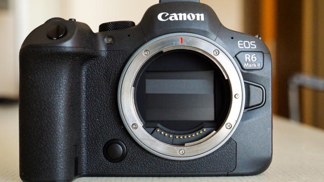 Hands-On Canon R6 Mark II Review Video: Is It Worth the Hype? 