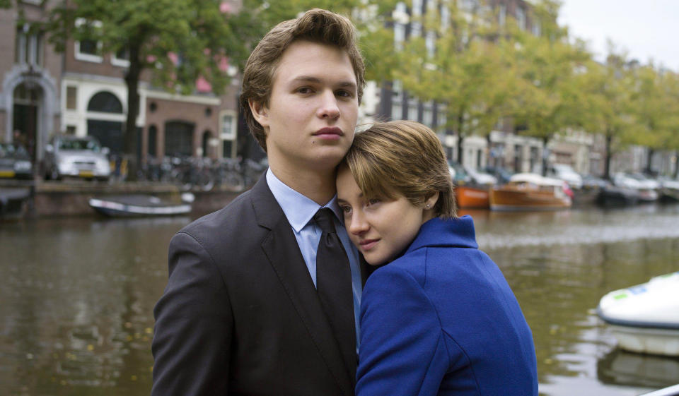 Shailene Woodley and  Ansel Elgort in The Fault in Our Stars, 2014. (Alamy)