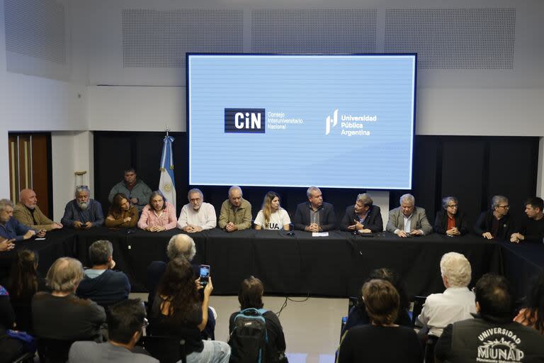 Conferencia de prensa del Consejo Interuniversitario Nacional