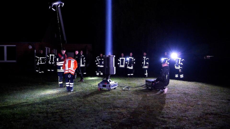 Suche nach vermisstem Sechsjährigen. (Bild: Jörn Hüneke/dpa)