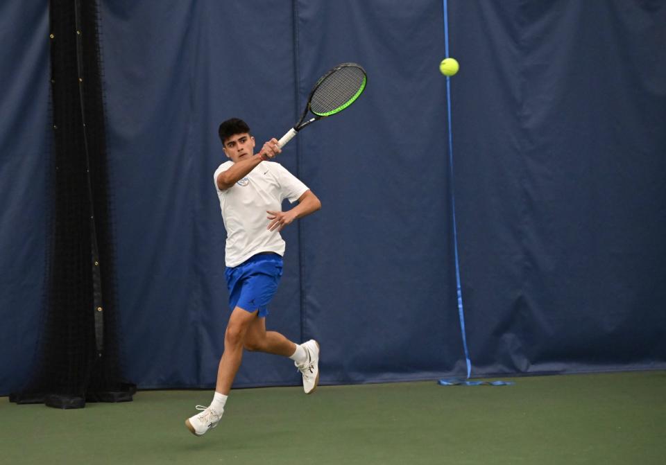 Pablo Sánchez Vidal, de Ontario, jugó dobles No. 1 con su hermano Héctor en el Torneo de Tenis de Lexington del sábado.