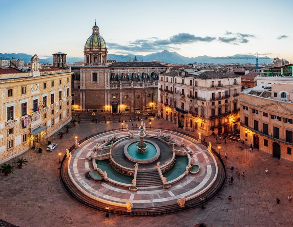 A view over the Pretoria Fountain in Palermo (Getty Images/iStockphoto)