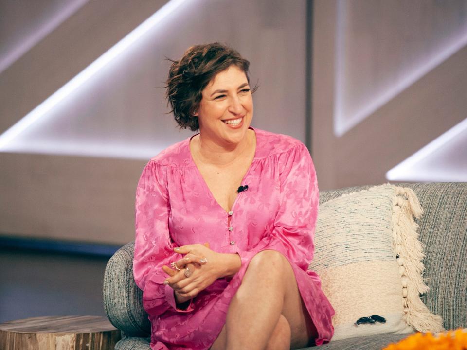 Mayim Bialik on "The Kelly Clarkson Show."
