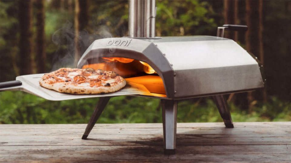 Ooni Karu 12 Wood- and Charcoal-Fired Portable Pizza Oven - Sur La Table