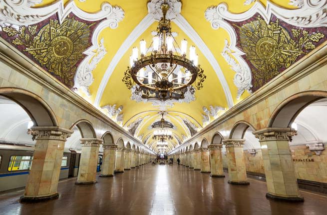 <p>The subway stations in are some of the best places to explore traditional Russian art. Many stations impress visitors with arched columns and romantic murals and paintings. Check out the ornate, Neoclassical-inspired Komsomolskaya Station in the Krasnoselsky District, designed by Dmitry Chechulin.</p>