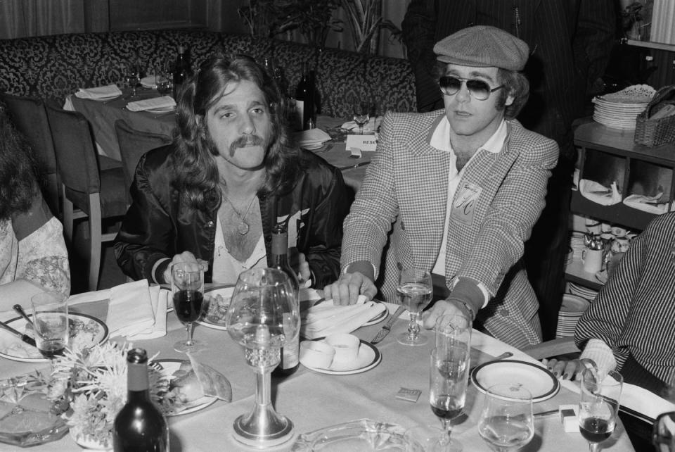 Just 89 Photos of Celebrities Partying in the '70s