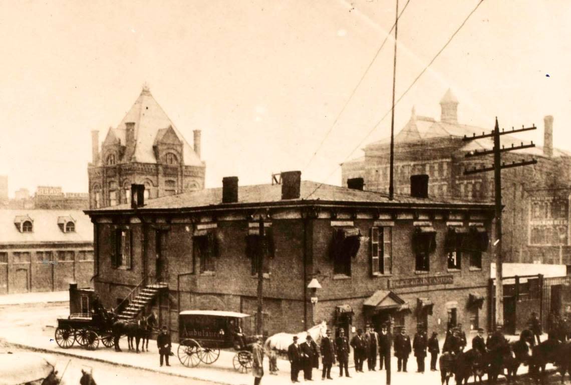 The first City Hall at 5th and Main. KANSAS CITY PUBLIC LIBRARY